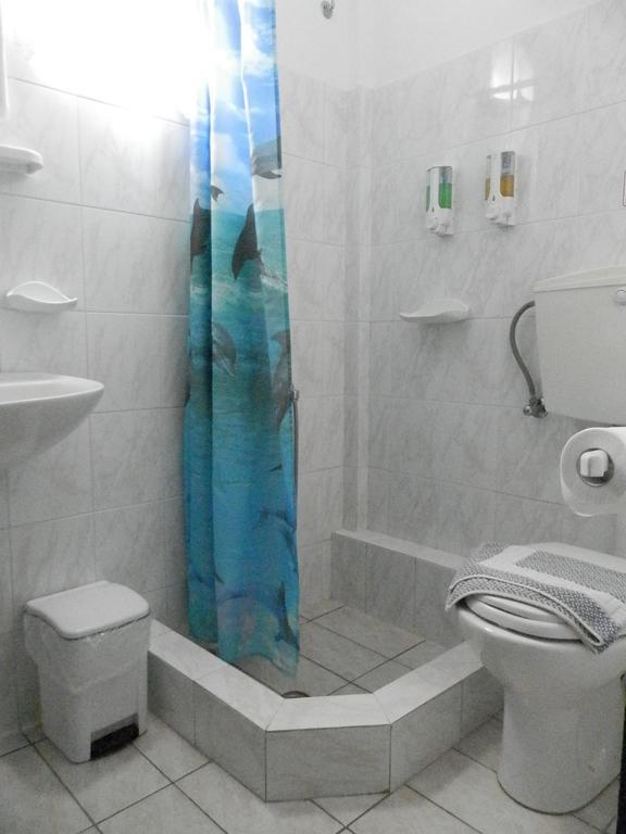 Dora 2 Studios Batsíon Habitación foto